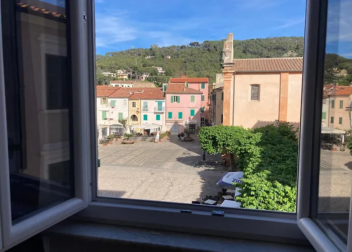 Appartamento In Piazza *